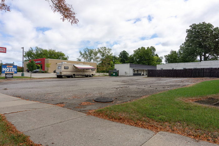 Best Motel - Real Estate Photo (newer photo)
